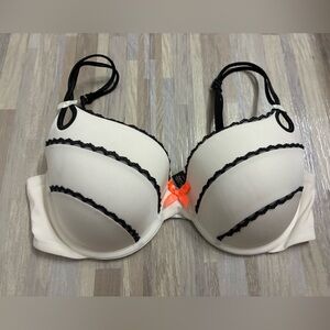 Victoria's Secret White Bra with Black Lace Accents
